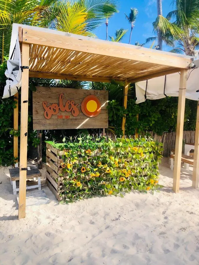 بونتا كانا Ducassi Rooftop Pool Suites Beach Club And Spa Los Corales Beach فندق